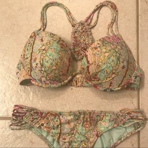 Victoria’s Secret bikini set